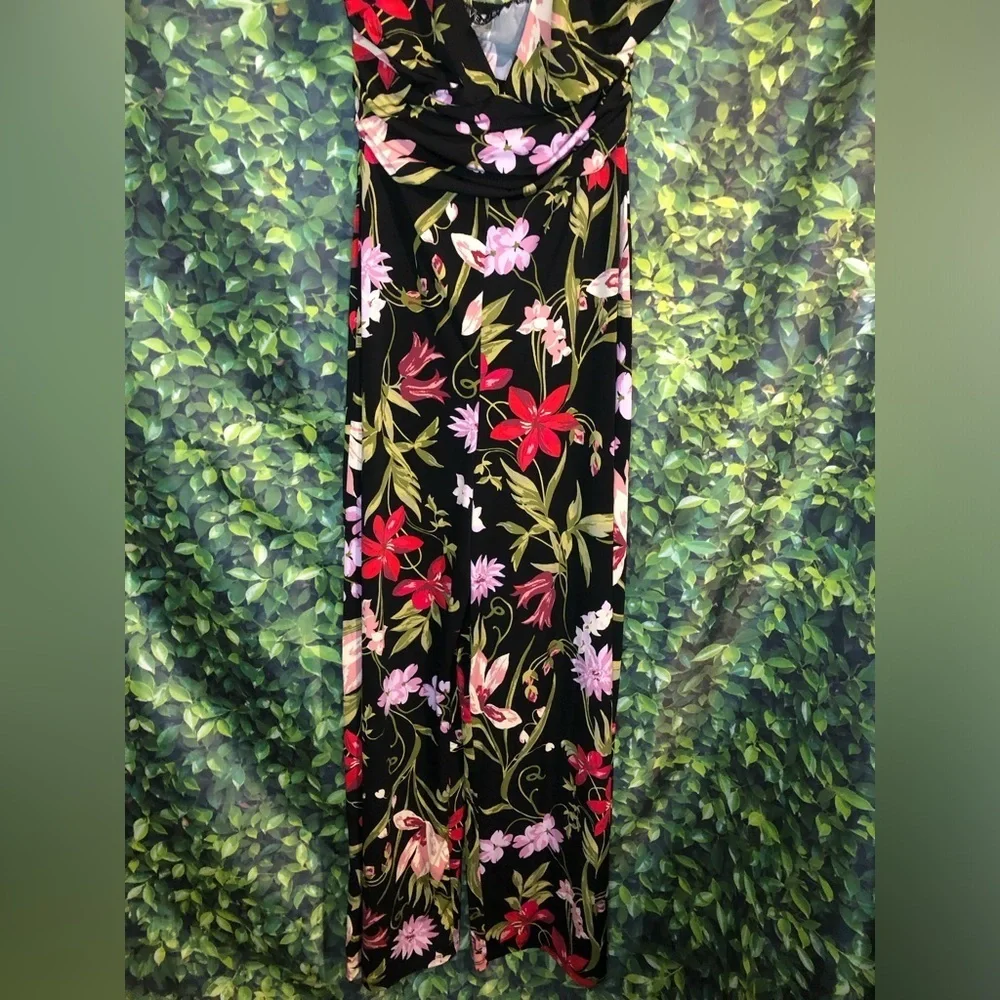 Floral Halter Neck jumpsuit - Black and Pink - Picture 4 of 16